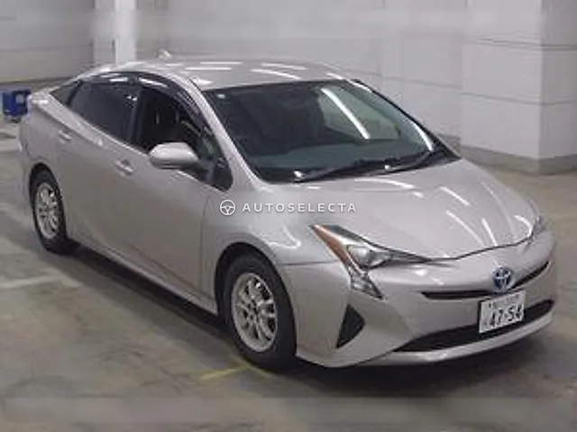 Toyota Prius 2015, auction grade 3.5