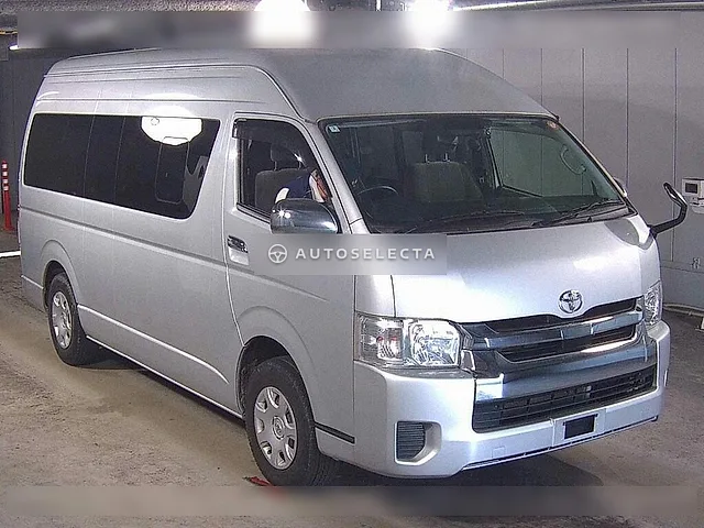 Toyota Hiace Wagon 2018, auction grade 3.5