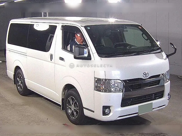 Toyota Hiace Van 2021, auction grade 4.5