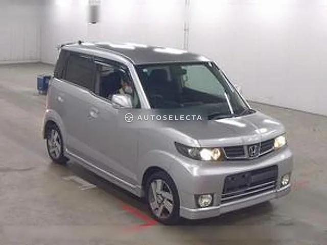 Honda Zest Spark 2012, auction grade 3.5