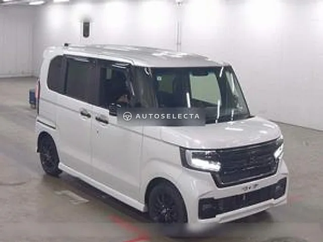 Honda N-BOX Custom 2022, auction grade R