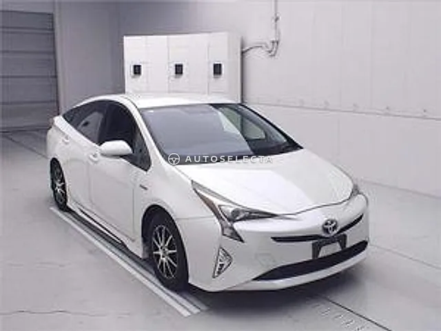 Toyota Prius 2016, auction grade 3