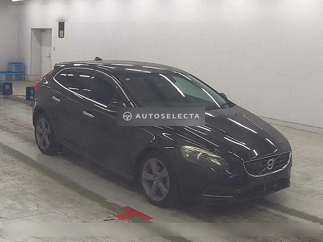Volvo V40 2013, auction grade 3.5