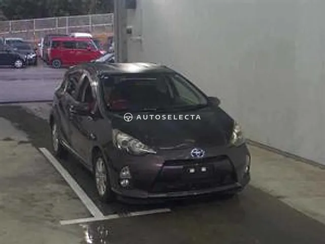 Toyota Aqua 2014, auction grade 3.5