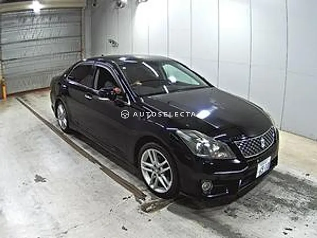 Toyota Crown 2010, auction grade R