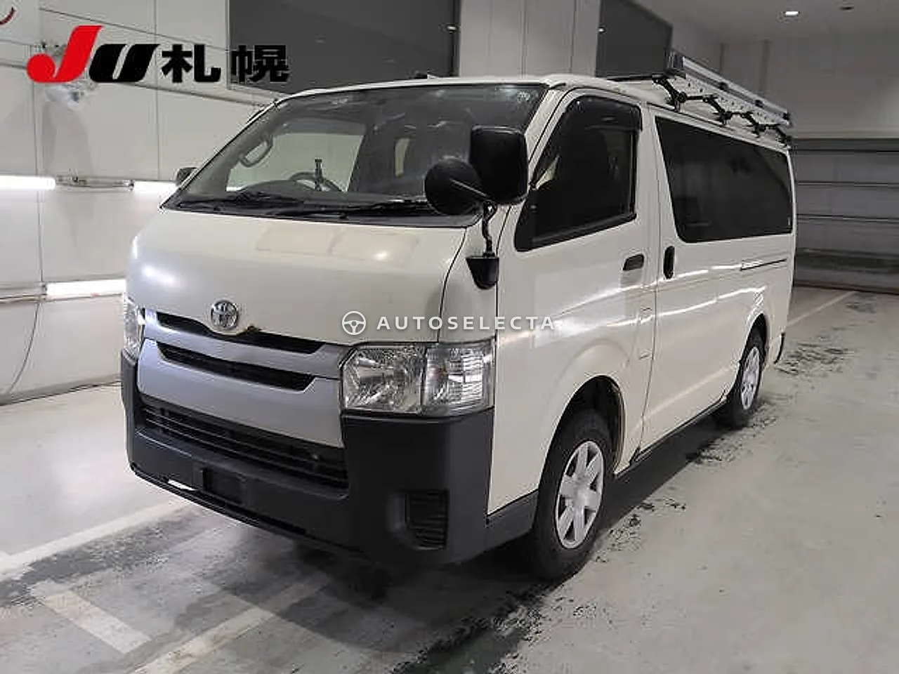 Toyota Hiace Van 2017, photo 1 of 9