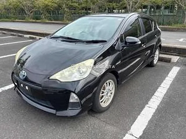 Toyota Aqua 2013, auction grade 3.5
