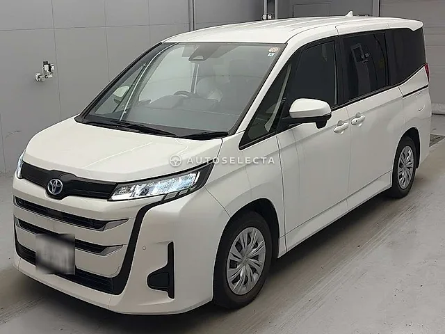Toyota Noah 2023, auction grade 3.5