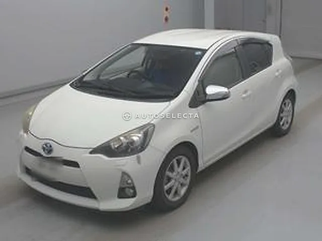Toyota Aqua 2012, auction grade R