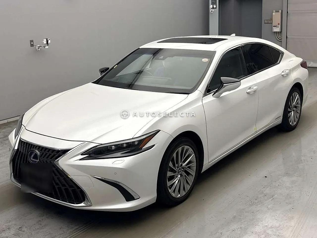 Lexus ES 2021, photo 1 of 2