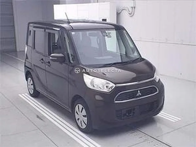 Mitsubishi eK Space 2017, auction grade R