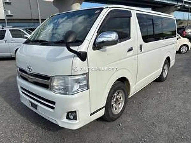 Toyota Hiace Van 2013, auction grade 3.5