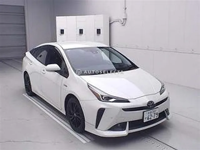 Toyota Prius 2019, auction grade R
