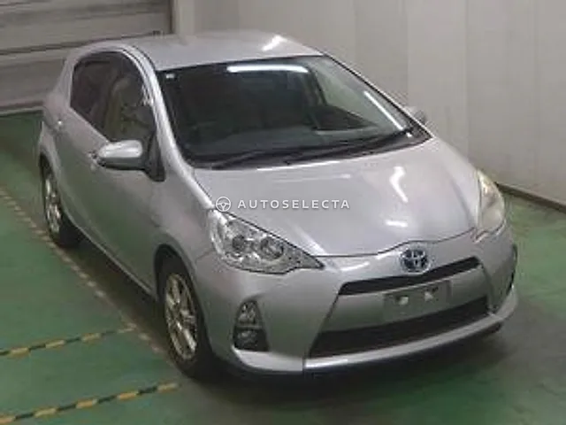 Toyota Aqua 2013, auction grade 3.5