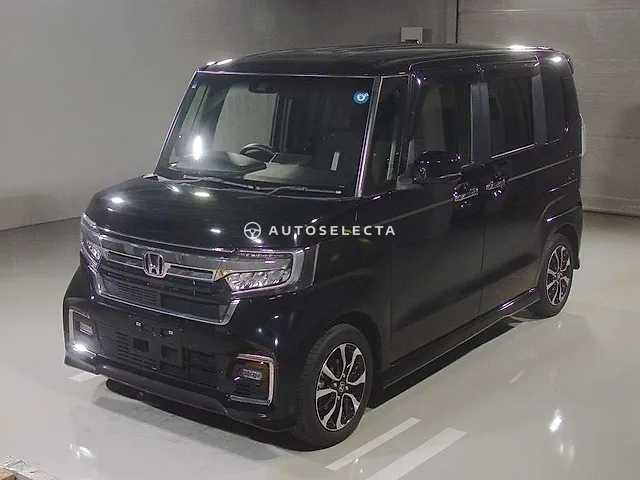 Honda N-BOX Custom 2022, auction grade 4.5