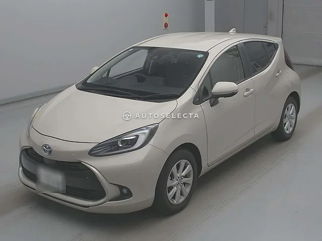 Toyota Aqua 2022, auction grade 5