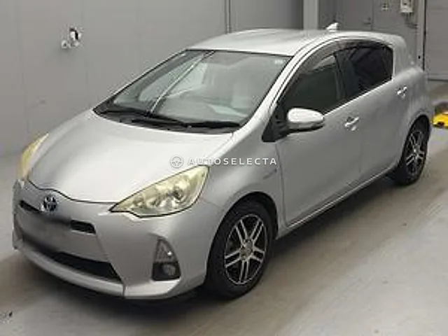 Toyota Aqua 2012, auction grade 3.5