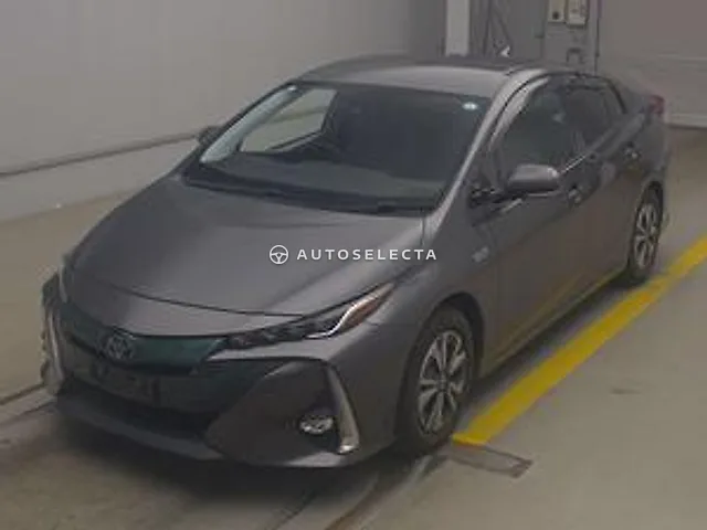 Toyota Prius PHV 2017, auction grade 3.5