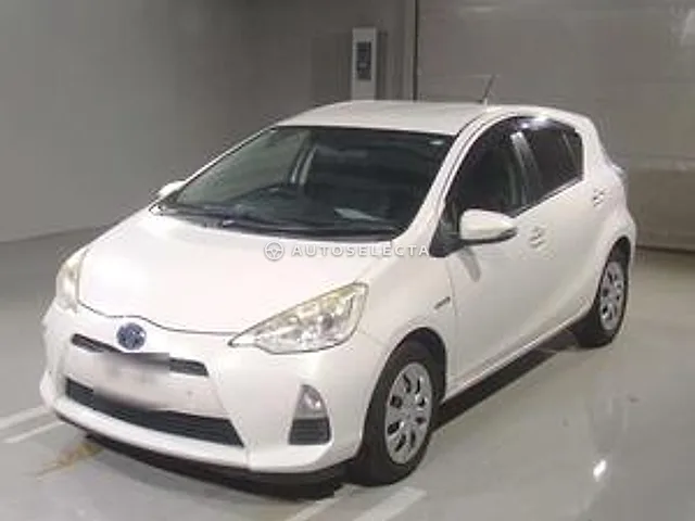 Toyota Aqua 2013, auction grade 3.5