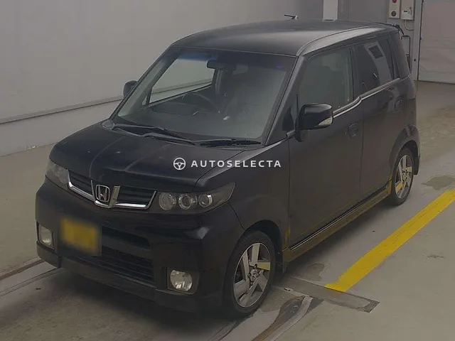 Honda Zest Spark 2010, auction grade 3