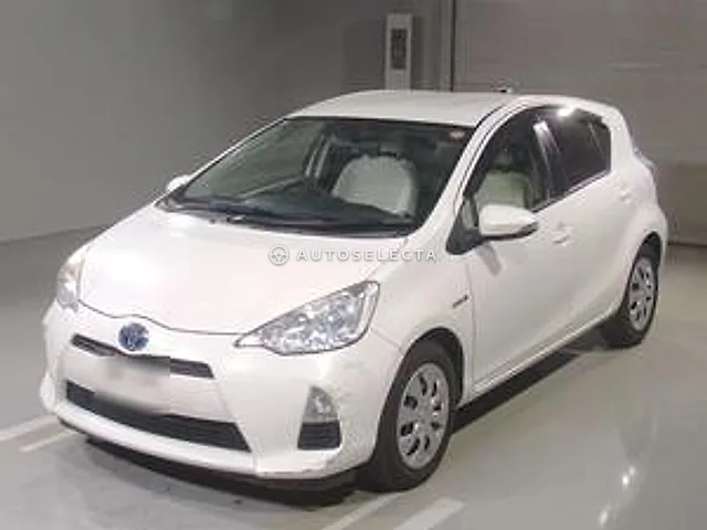 Toyota Aqua 2012, auction grade 3.5