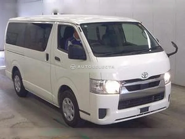 Toyota Hiace Van 2021, auction grade 3