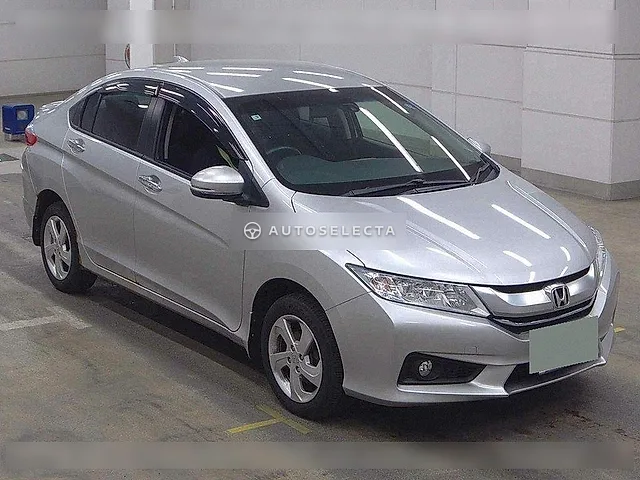 Honda Grace 2015, auction grade 3