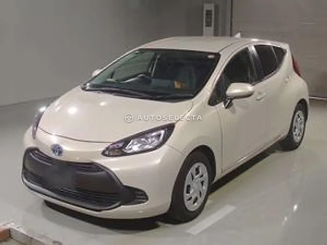 Toyota Aqua 2022, auction grade 3.5