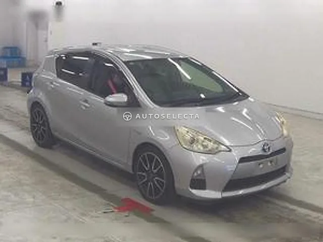Toyota Aqua 2012, auction grade 4