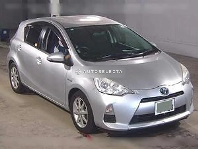 Toyota Aqua 2013, auction grade 3.5