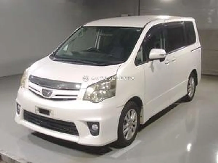 Toyota Noah 2011, photo 1 of 1