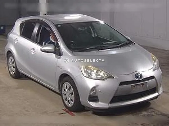 Toyota Aqua 2015, auction grade 3.5