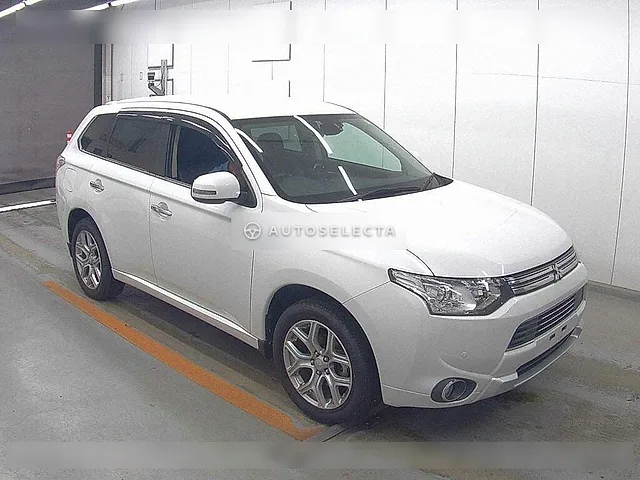 Mitsubishi Outlander PHEV 2015, auction grade 4