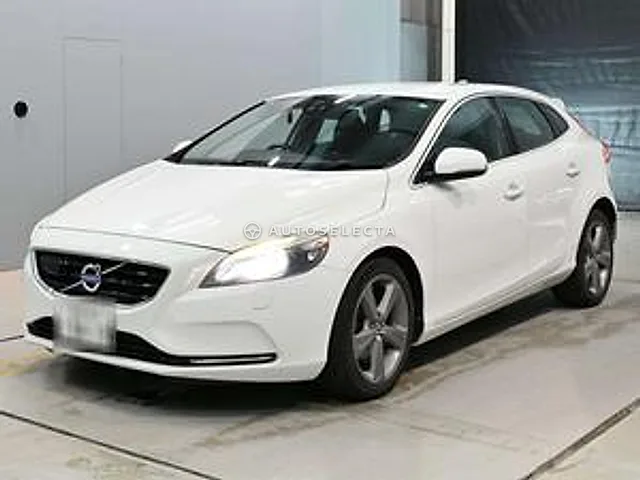 Volvo V40 2013, auction grade 4