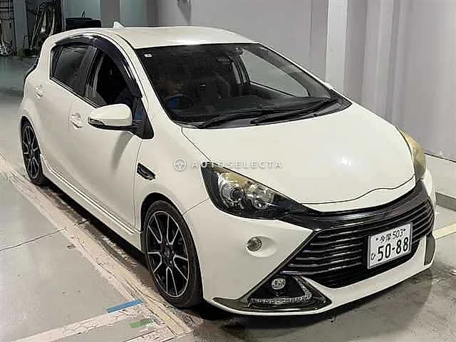 Toyota Aqua 2017, auction grade 4.5