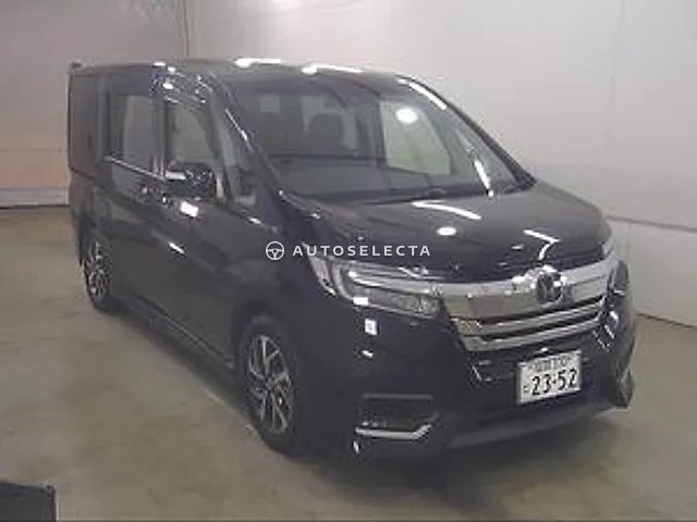 Honda Stepwgn Spada 2018, auction grade 3.5
