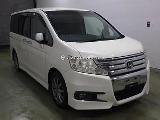 Honda Stepwgn Spada 2011, auction grade R