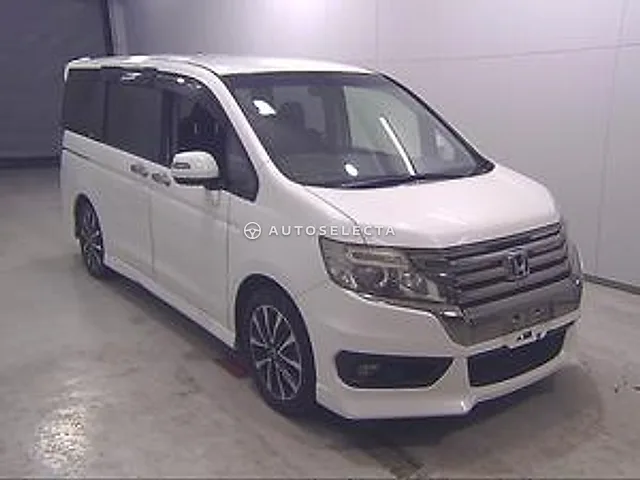 Honda Stepwgn Spada 2013, auction grade 3.5