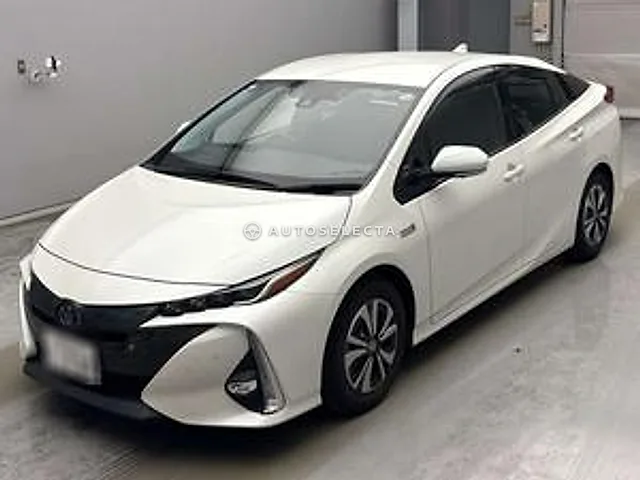 Toyota Prius PHV 2019, auction grade 4.5