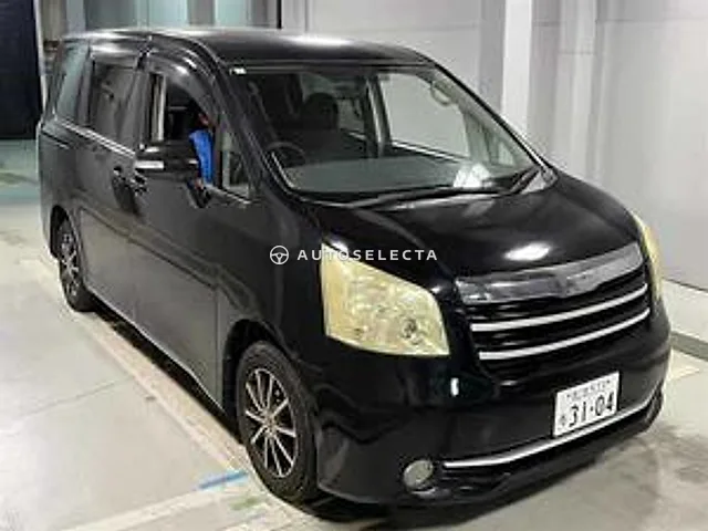 Toyota Noah 2007, auction grade R