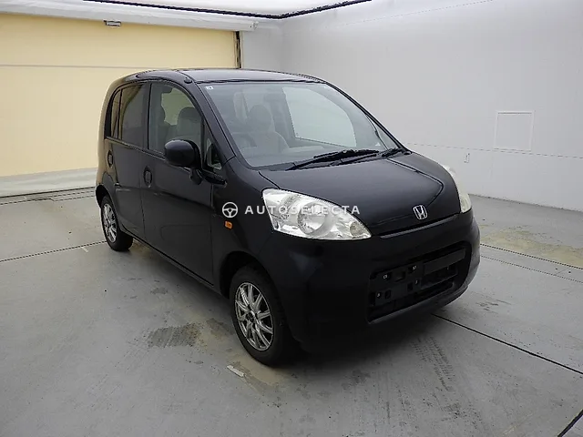 Honda Life 2007, auction grade R