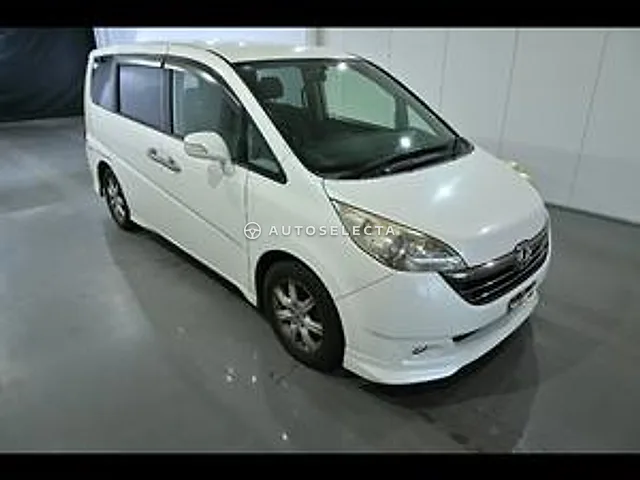 Honda Stepwgn 2005, auction grade 3.5