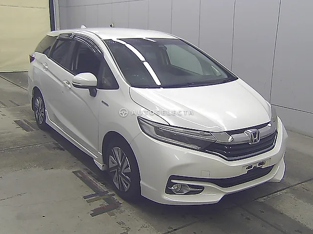 Honda Shuttle 2016, auction grade 3