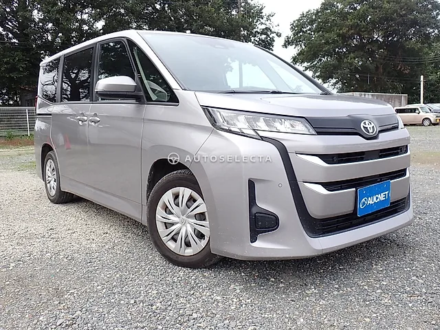 Toyota Noah 2023, auction grade R
