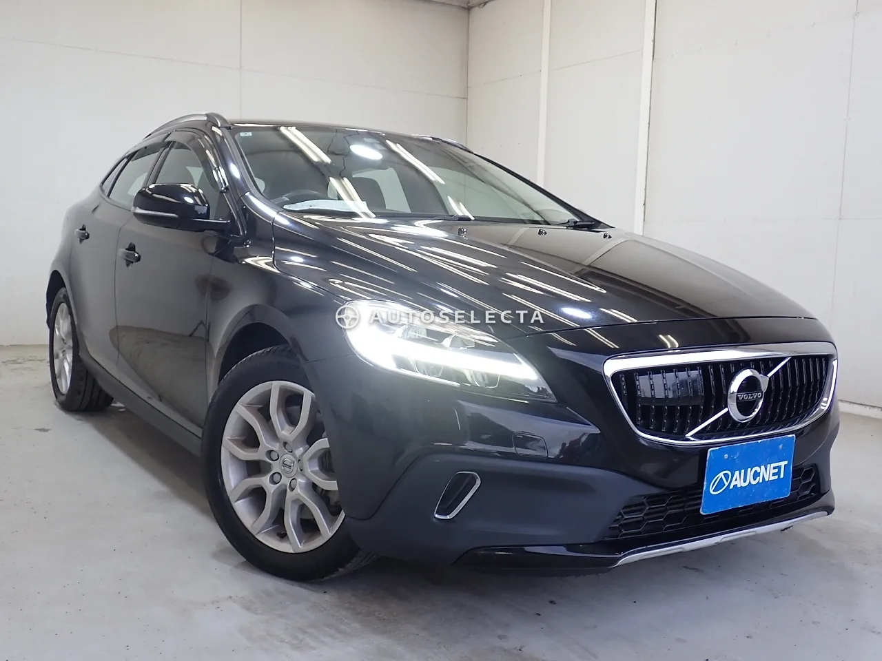 Volvo V40 2018, photo 1 of 11