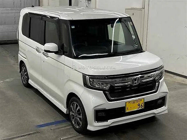 Honda N-BOX Custom 2022, auction grade 4