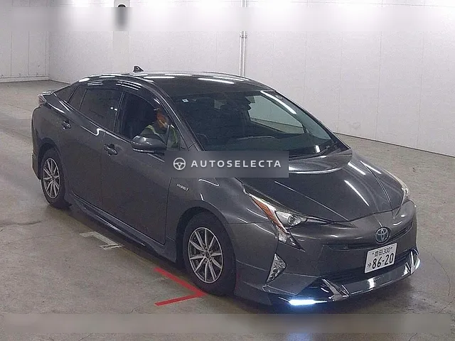 Toyota Prius 2016, auction grade 4