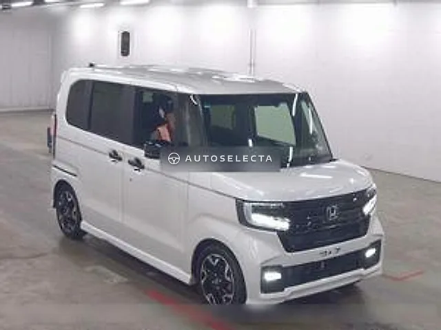 Honda N-BOX Custom 2022, auction grade R