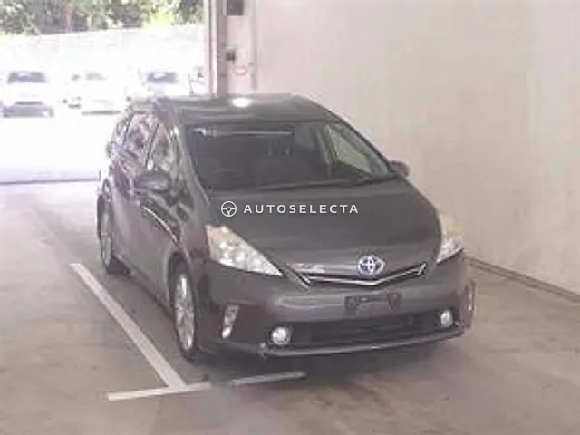 Toyota Prius Alpha 2012, auction grade R