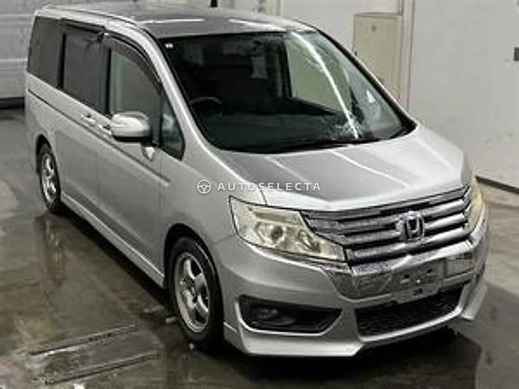 Honda Stepwgn Spada 2013, photo 1 of 1